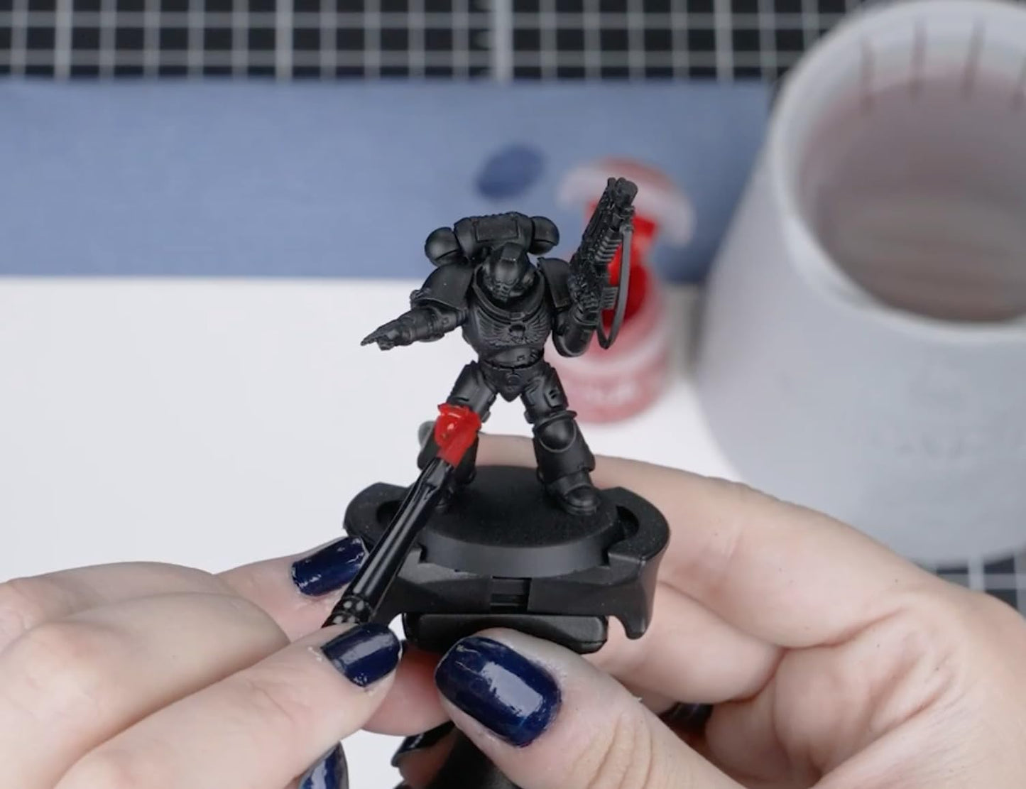 Games Workshop Citadel Bombe sous-couche - Aérosol Chaos Black