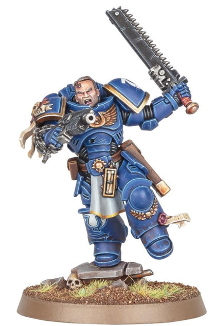 Games Workshop - Warhammer 40,000 - Space Marines - Lieutenant Titus - Plastic Model kit, Blue